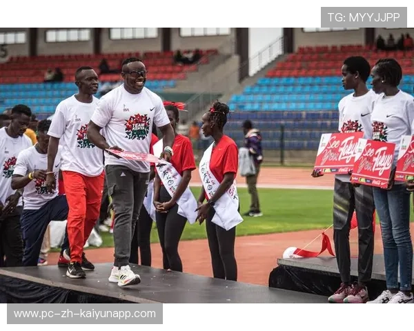 世界田径：肯尼亚跑者连续破纪录，赛场火爆！，肯尼亚跑步视频